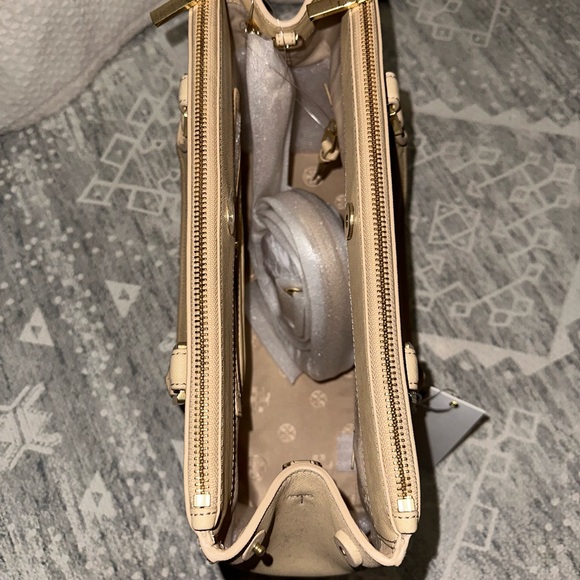 Tory Burch Robinson mini EW Tote - Picture 4 of 6